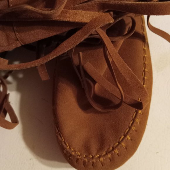 Rampage branded Suede Fringed Moccassin style Memory Foam Boots size 8.5 M - Picture 7 of 7
